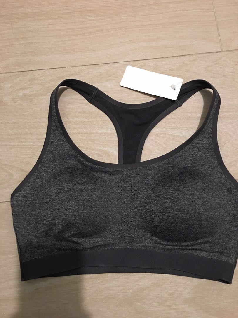 uniqlo sport bra