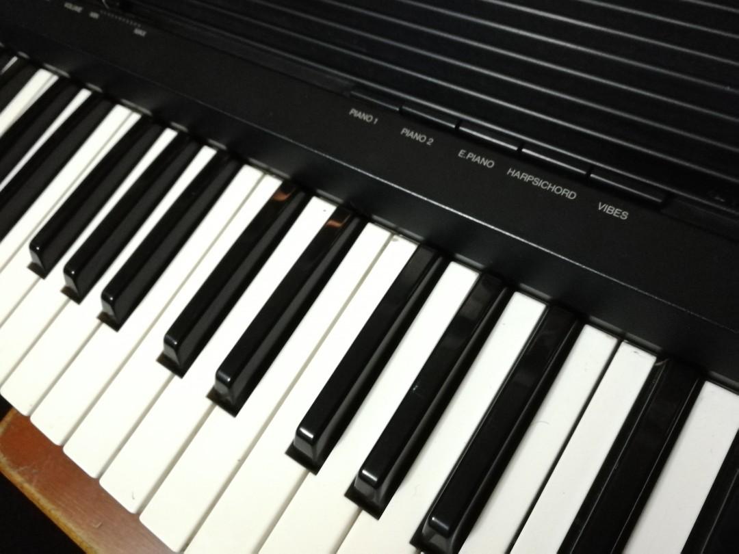 Yamaha YPR7 Portable Piano Keyboard, Hobbies & Toys, Music & Media