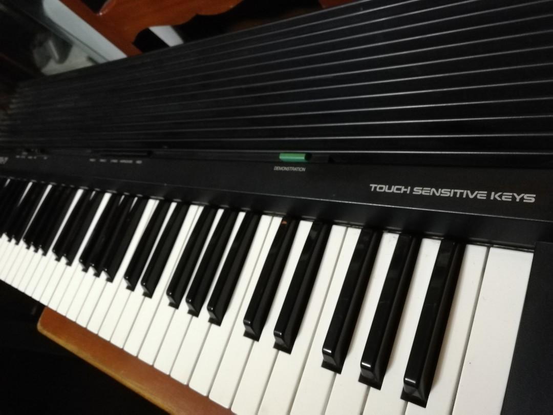 Yamaha YPR7 Portable Piano Keyboard, Hobbies & Toys, Music & Media