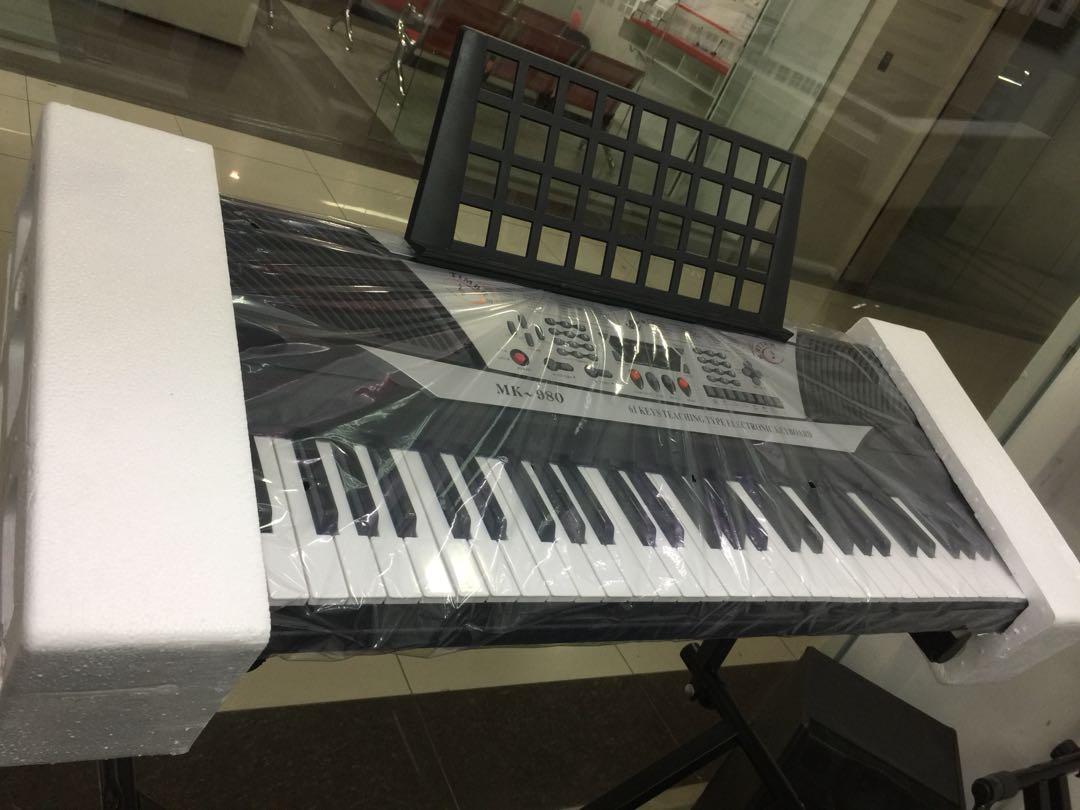 61 keys piano keyboard for beginners, Hobbies &amp; Toys, Music &amp; Media ...