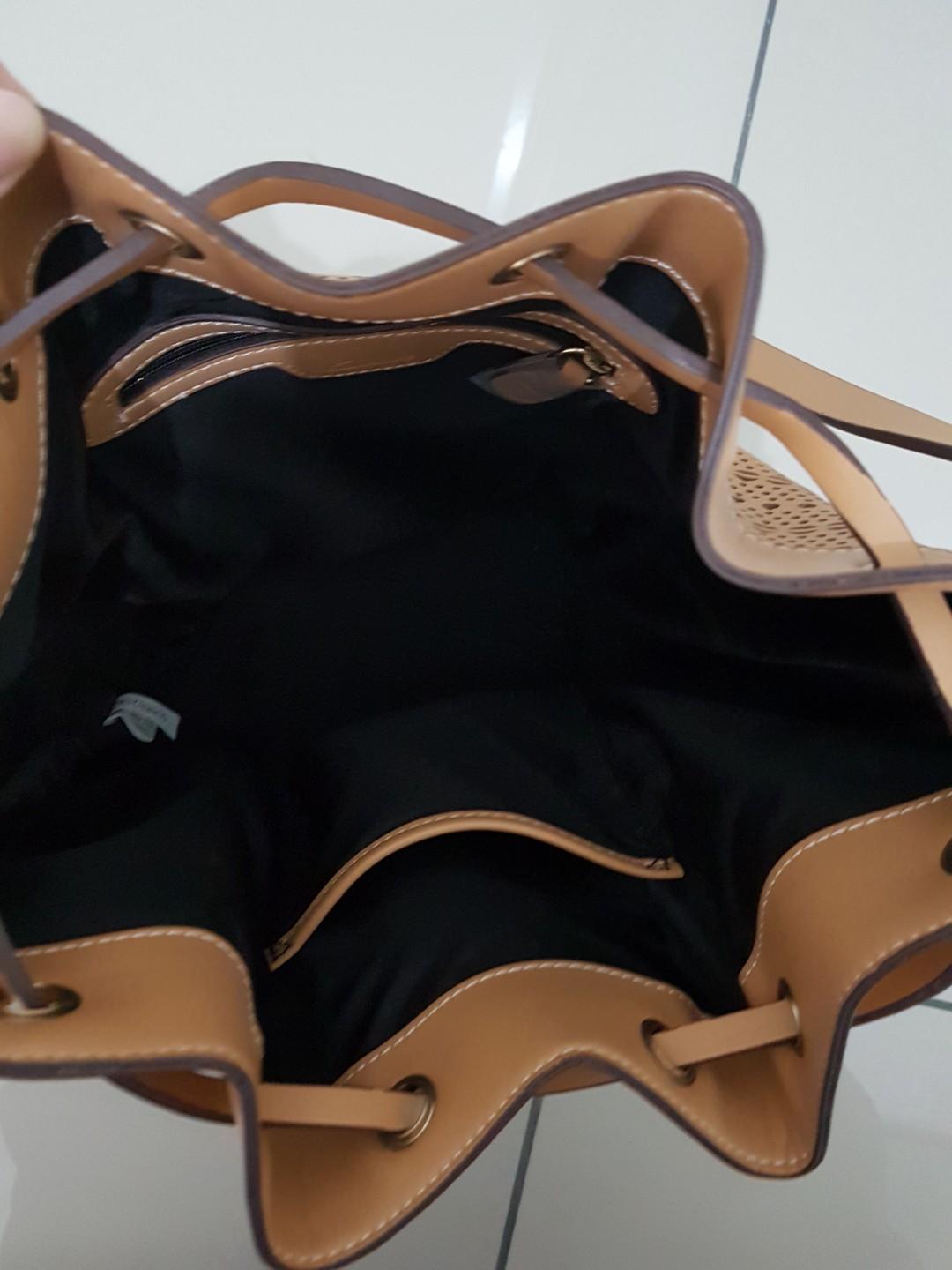 Clarks bucket cheap bag