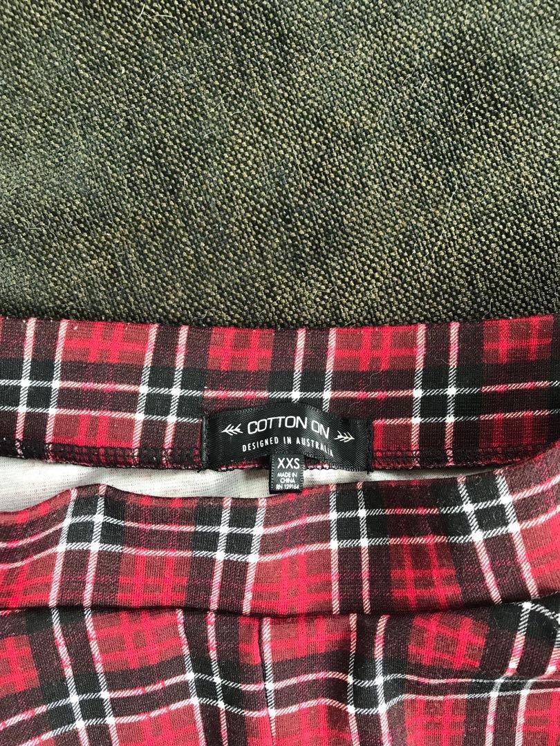 Cotton On Plaid checkered skirt (Category: Skirts) located in Quezon City. Submitted by francess123 (Listing ID 191014171, Image 2). Description: .