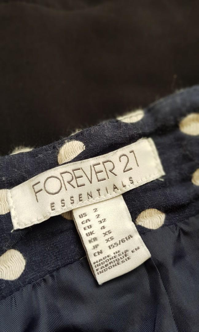 Forever 21 Navy Blue Polka Dot Pencil Skirt (Category: Skirts) located in Cebu City. Submitted by munchkin787 (Listing ID 191322158, Image 2). Description: .