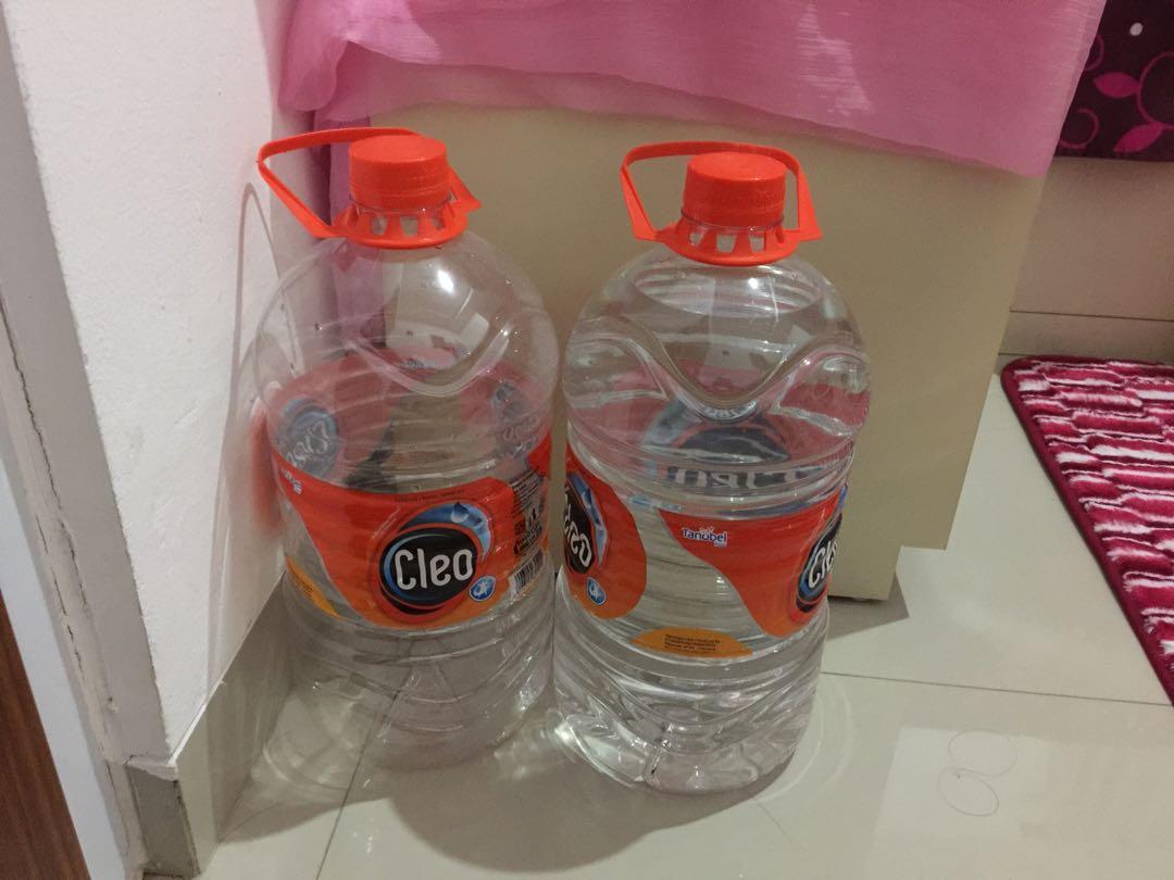 Galon Cleo Kosong 6000 Mili Makanan Minuman Makanan Instan Di Carousell galon-cleo-kosong-6000-mili-makanan-minuman-makanan-instan-di-carousell
