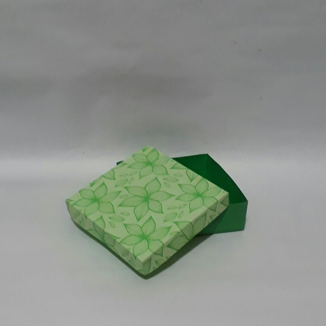 Gift Box #4 (Category: Gift Baskets & Hampers) located in Manila. Submitted by prelovedbykao (Listing ID 191382823, Image 1). Description: .