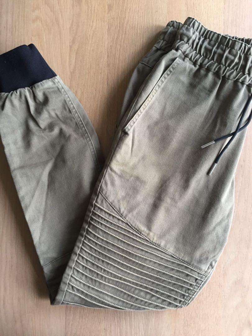 divided jogger pants