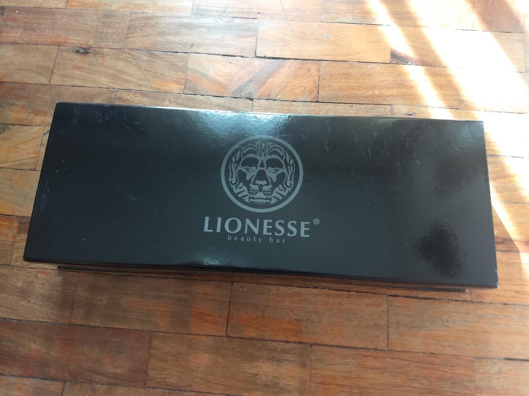 lionesse beauty bar straightener