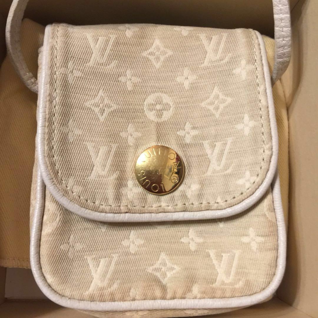 Louis Vuitton Louis Vuitton Pochette Cancun White Dune Monogram