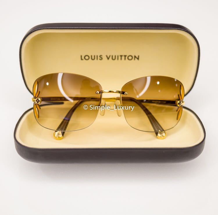 Authenticated) LV Grease Sunglasses , Women's Fashion, Watches &  Accessories, Sunglasses & Eyewear on Carousell