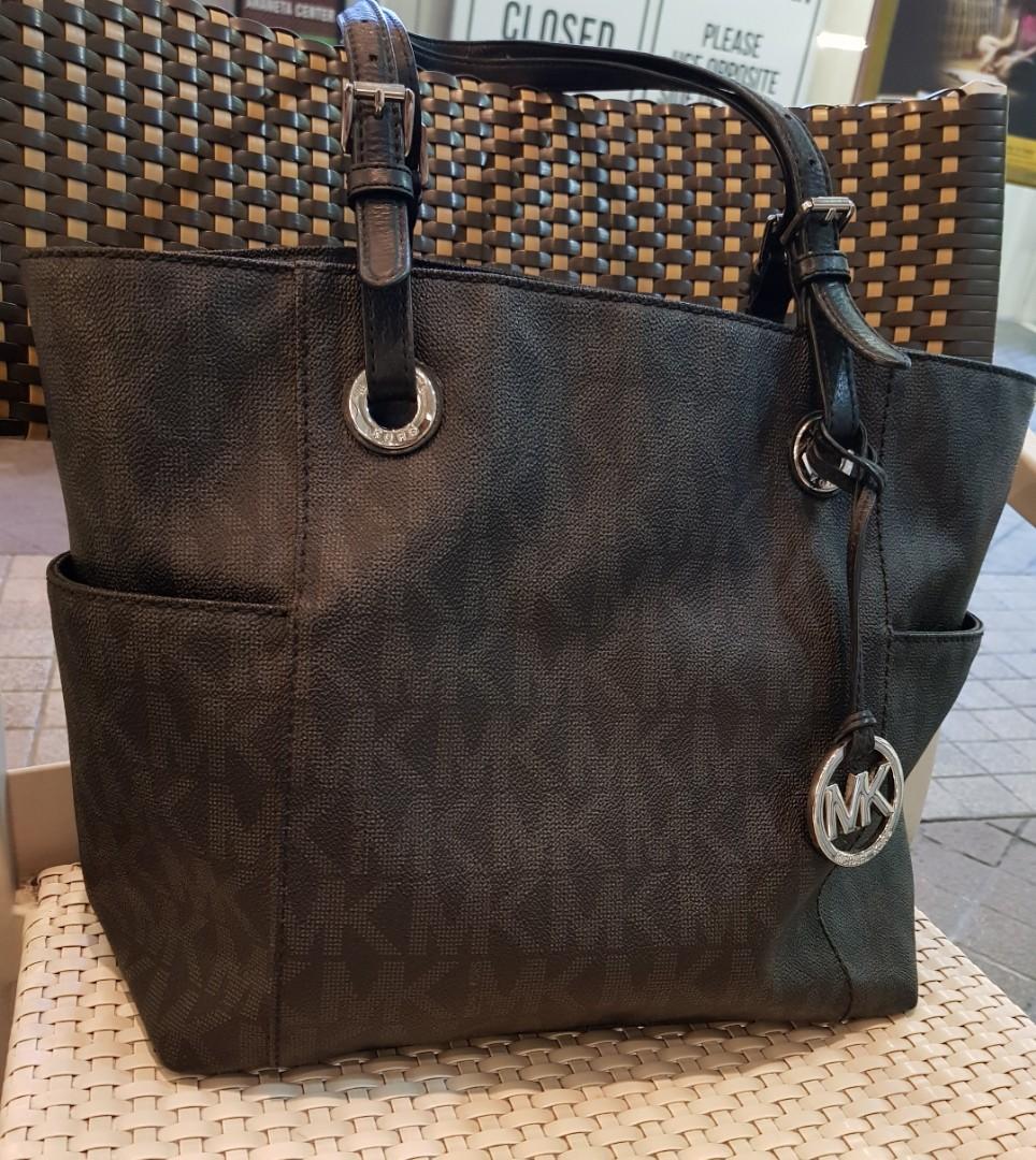 Michael kors jet best sale set monogram tote