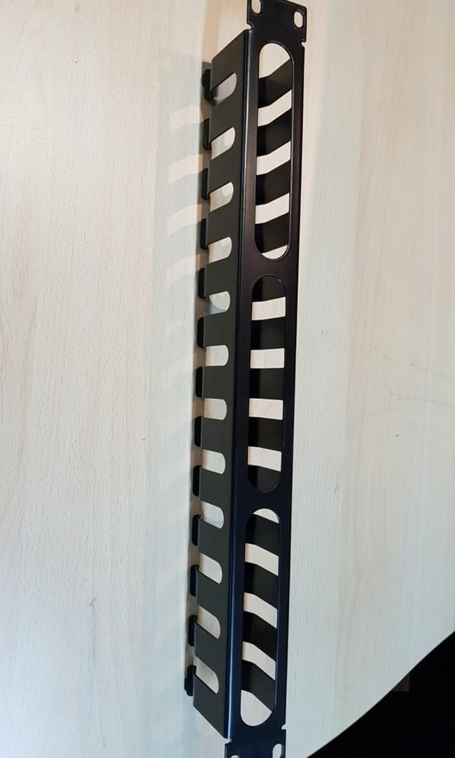 Server cable management (Category: Networking) located in Singapore. Submitted by qnyh (Listing ID 191405413, Image 1). Description: Quantity 5 ($60 each).