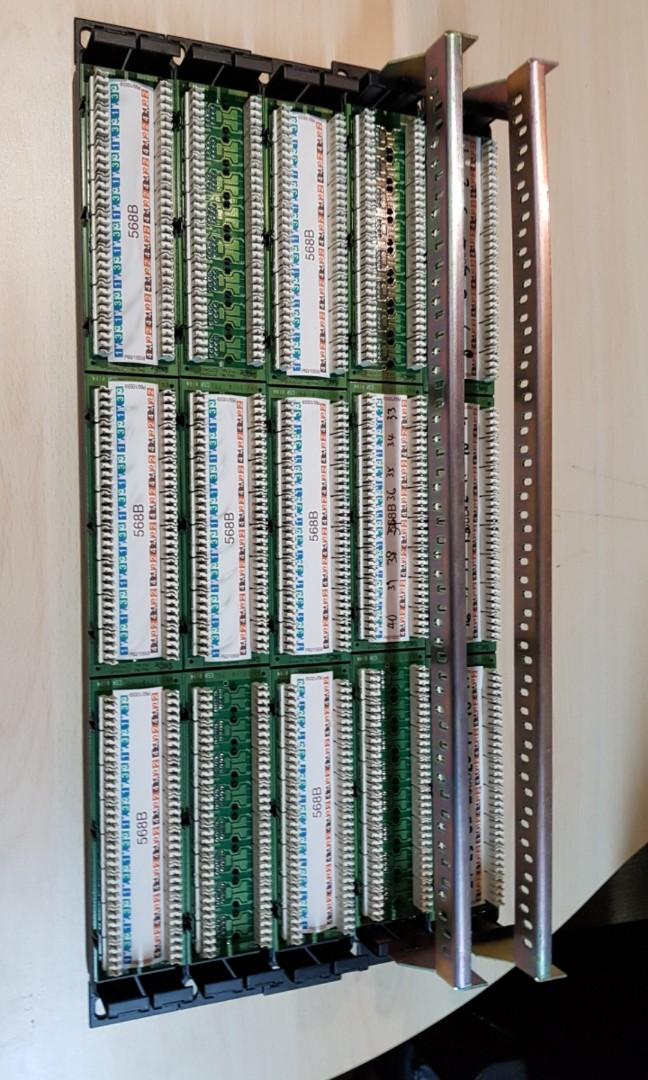 Server data patch panel (cat 5e) (Category: Networking) located in Singapore. Submitted by qnyh (Listing ID 191406766, Image 2). Description: $60 for 24 port ($300 for 120 port).