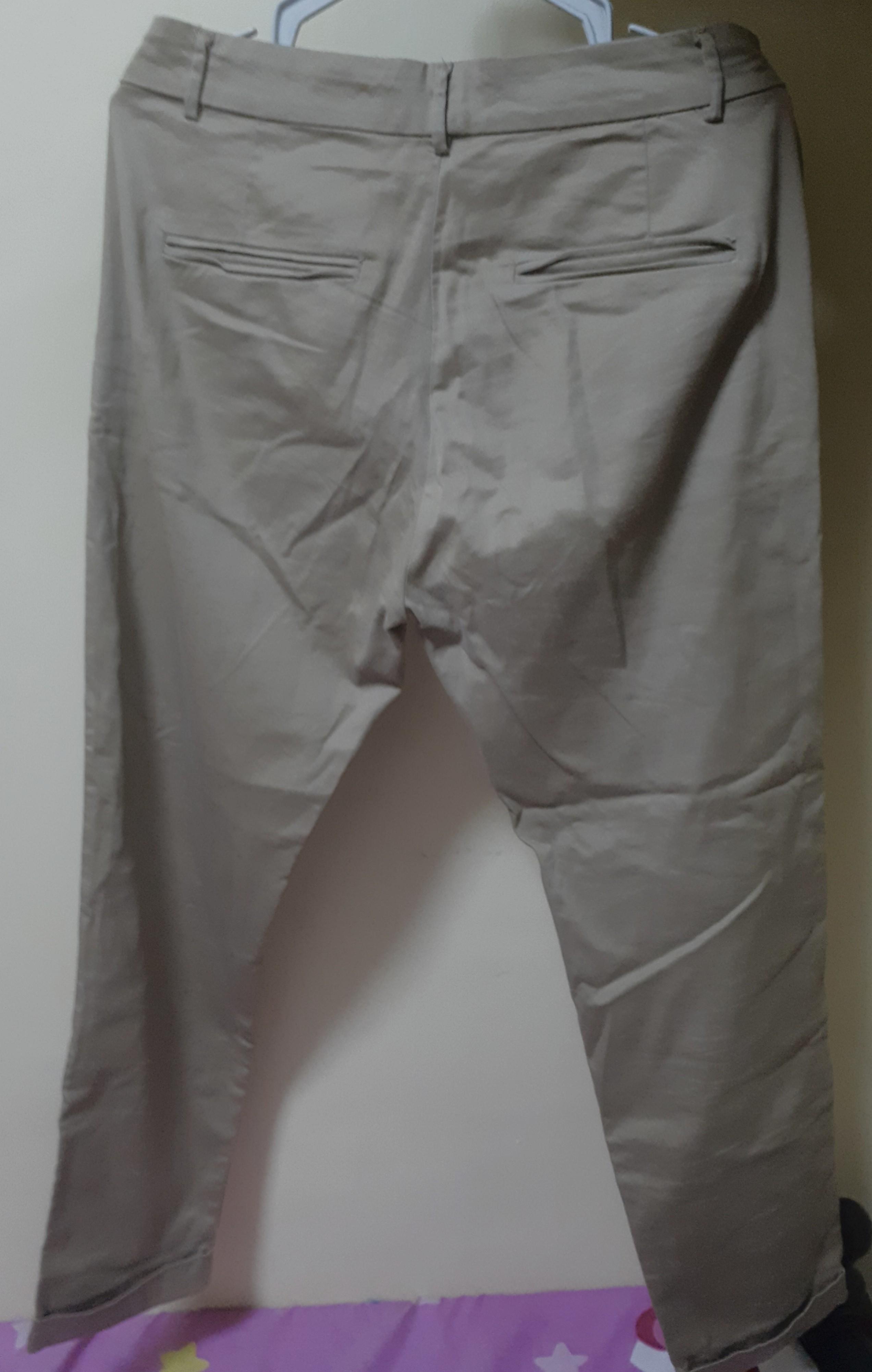 Stradivarius Khaki Capri Pants, Women's Fashion, Bottoms, Other Bottoms on  Carousell