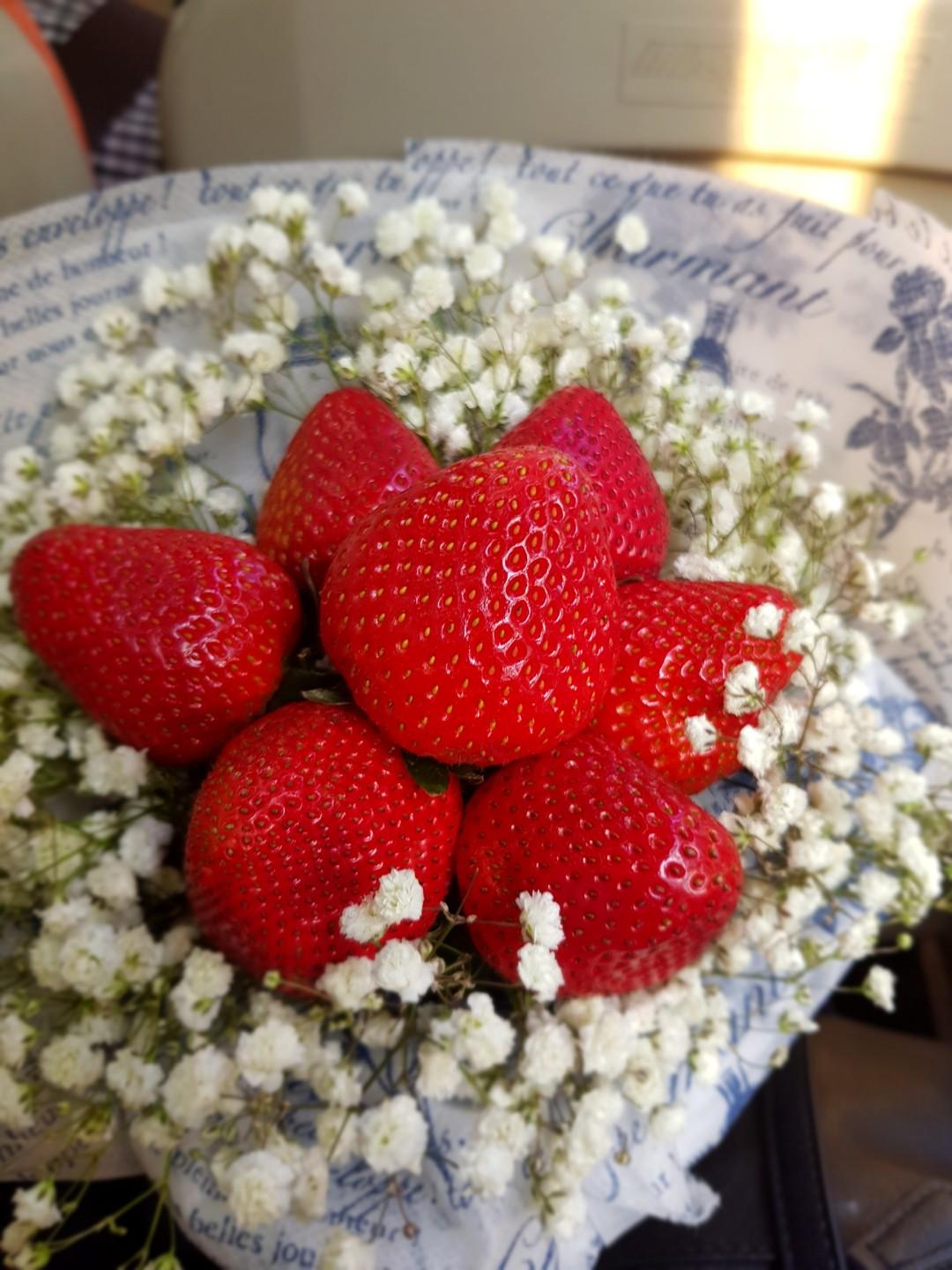 Strawberry bouquet, Hobbies & Toys, Stationery & Craft, Occasions