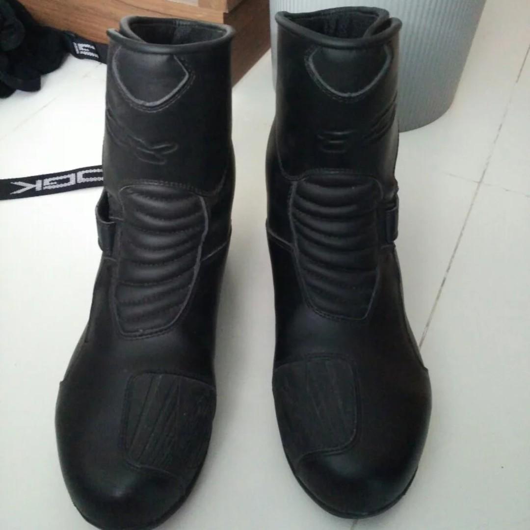 TCX Hub Waterproof Touring Boots Size EU 44 Motorcycles