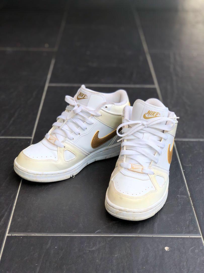 nike air prize