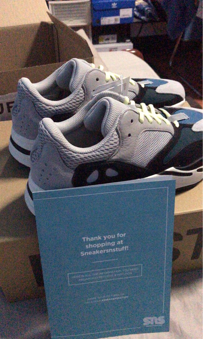 sns yeezy 700