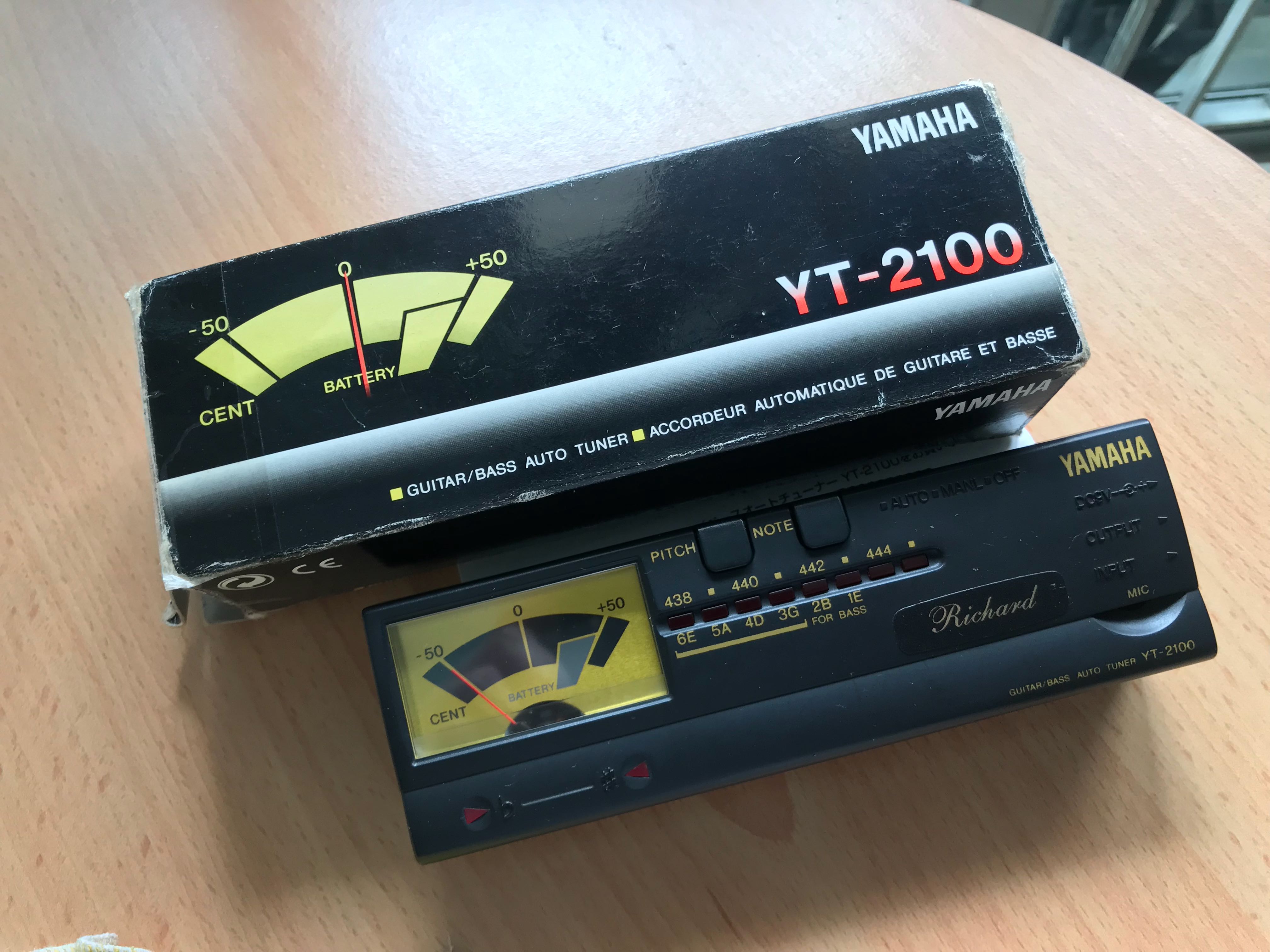 Yamaha YT2100 Guitar bass auto Tuner, Hobbies & Toys, Music & Media