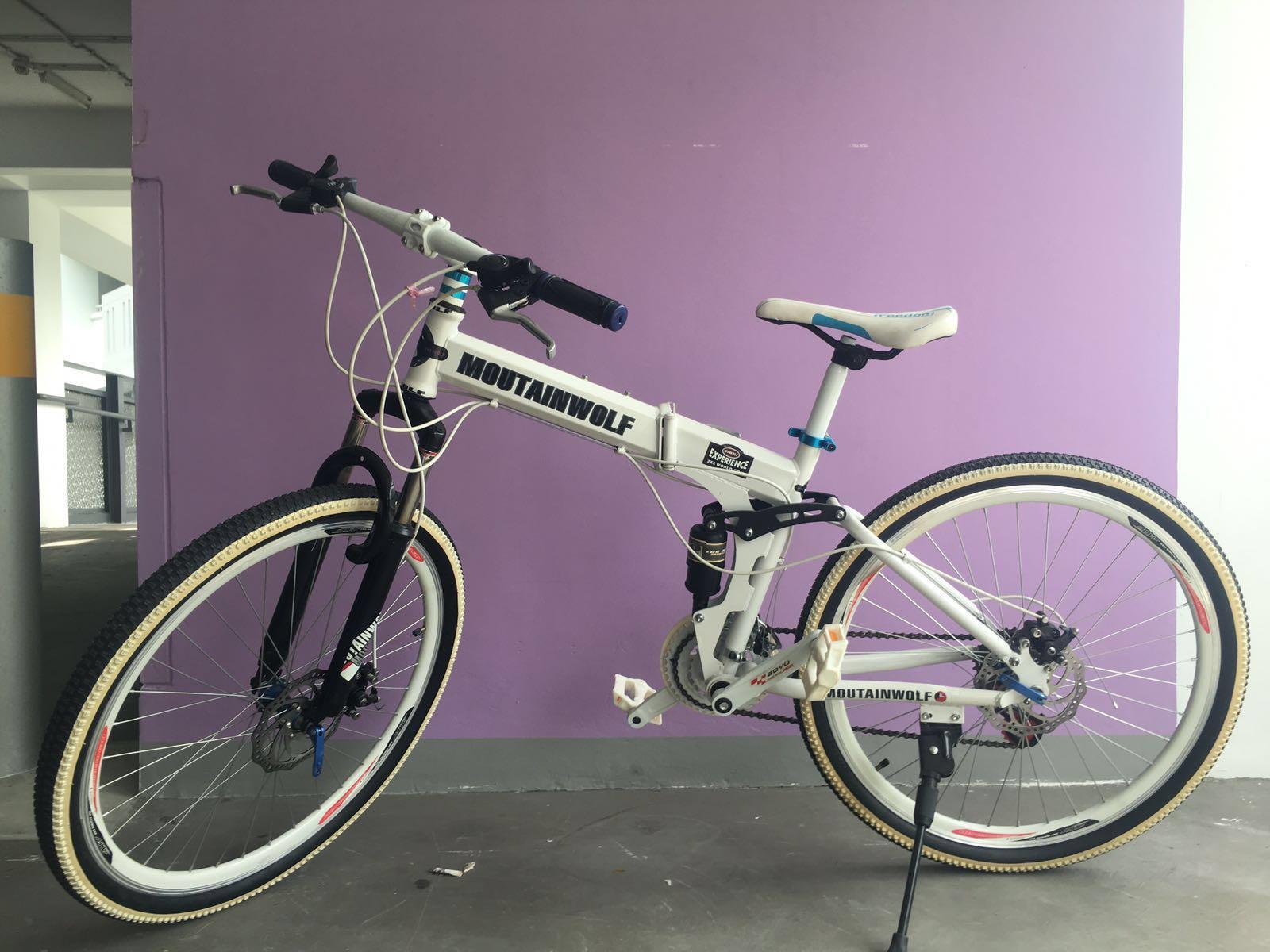 bicycle 2 wheels front 1 back