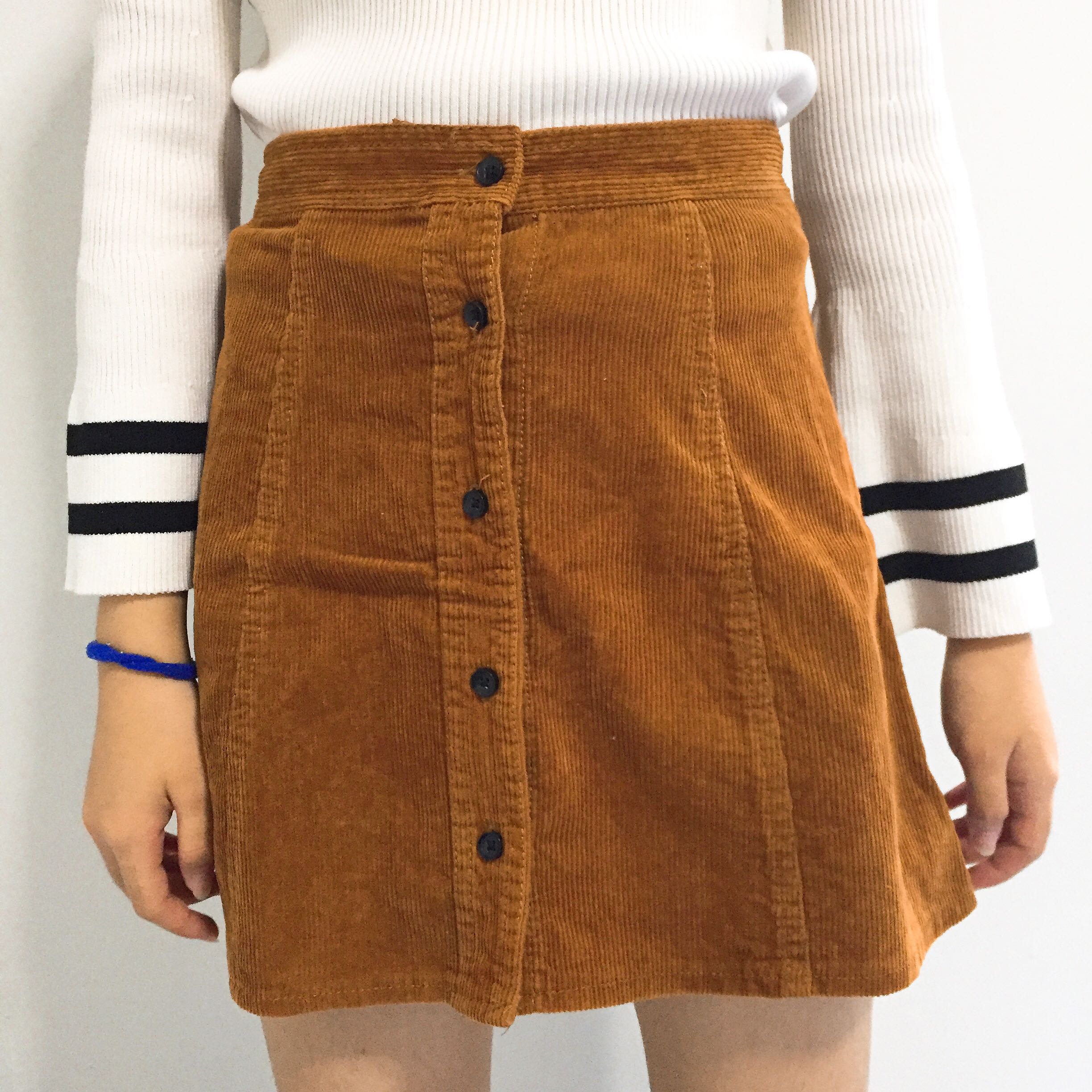 brown button skirt