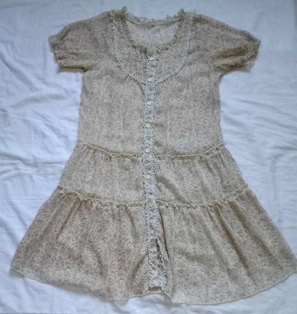 Chiffon Floral Dress (Category: Dresses) located in Quezon City. Submitted by sampleholics (Listing ID 191544429, Image 1). Description: Size: can fit up to medium body frame. No flaws. Length: 33 inches from shoulder up to bottom #garagesale11 #ukayfever.