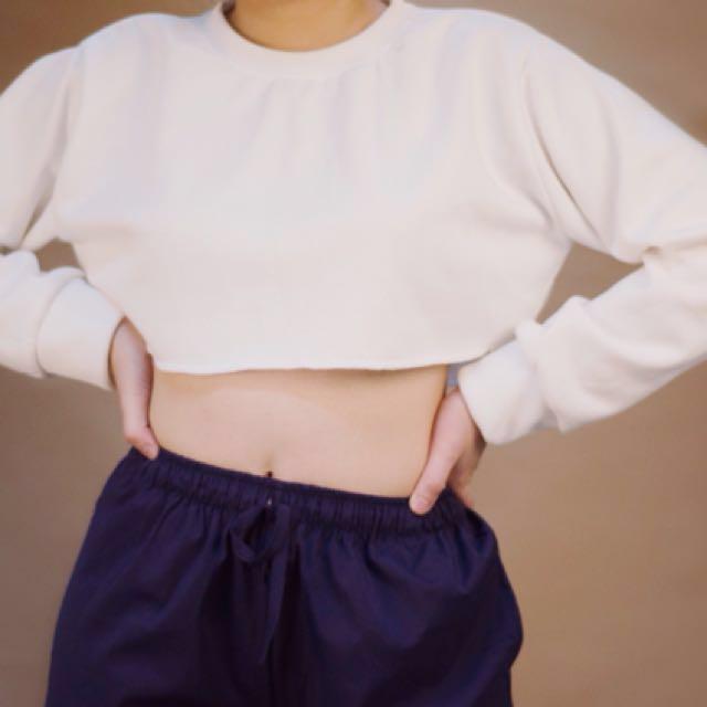 Cropped white pullover ACCEPTING RESELLERS (Category: Others Tops) located in Taguig. Submitted by prfrialde (Listing ID 146170605, Image 2). Description: .