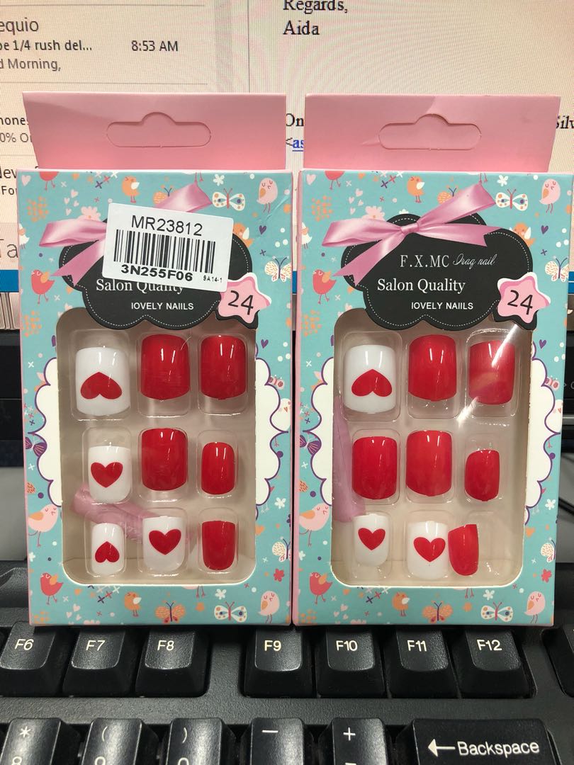 Fake Nails On Hand, Beauty & Personal Care, Hands & Nails on Carousell