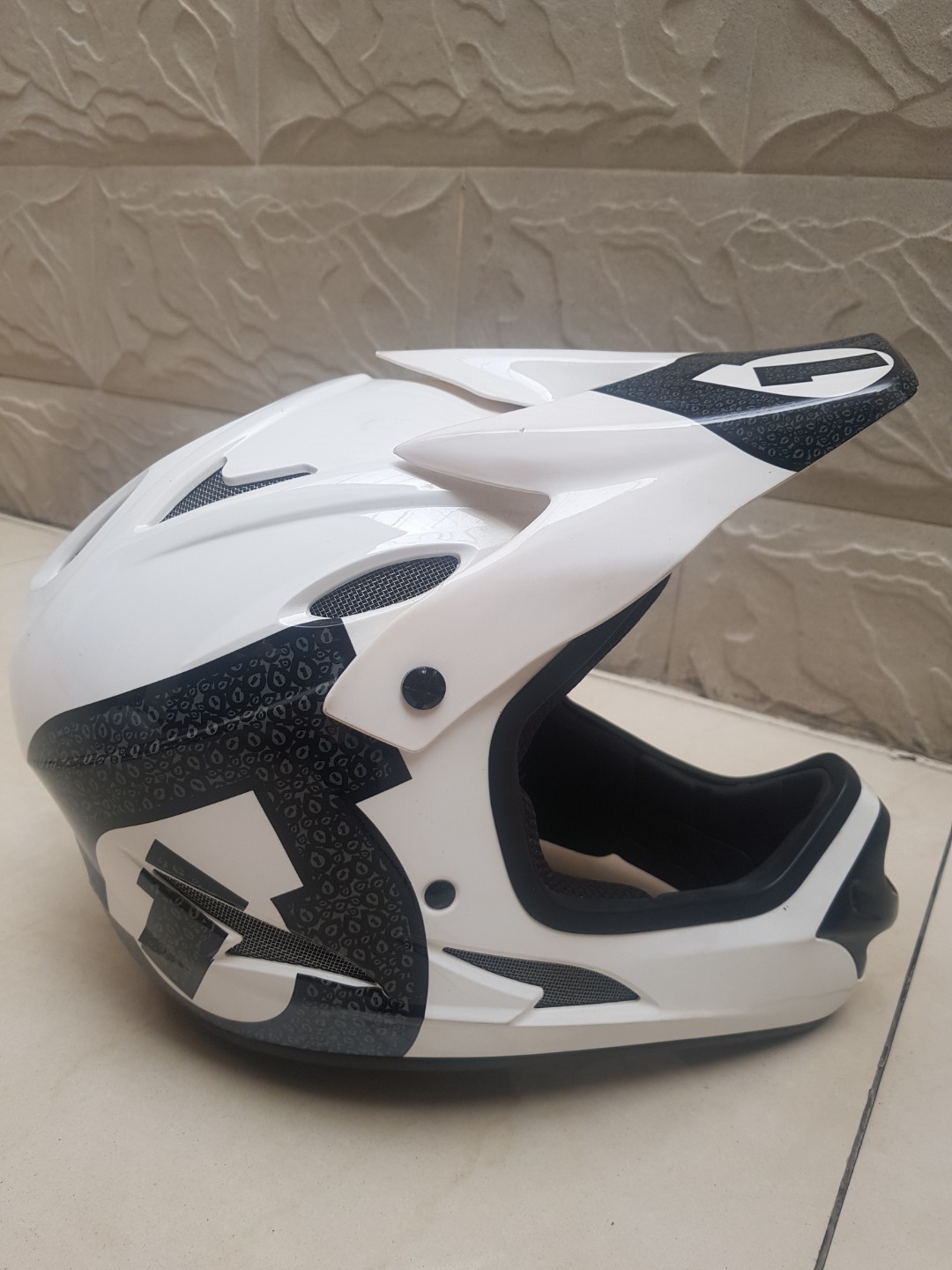 Harga hotsell helm sixsixone