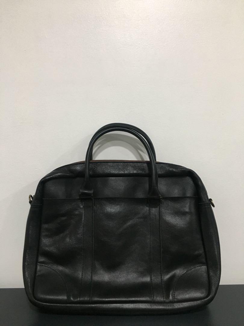 Laptop Bag • Real Cowhide Leather (Category: Laptop Bags & Sleeves) located in Rizal. Submitted by thrifteyeph (Listing ID 191552788, Image 1). Description: - Real Cowhide Leather - Padded sleeves / has foam - Mockup for a new bag collection - No strap but included but has a place where you can place a strap.