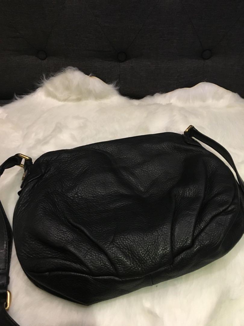 Marc Jacobs sling bag (100 authentic), Women's Fashion, Bags & Wallets