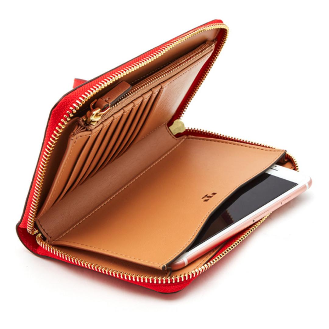 Tory burch shop robinson smartphone wristlet