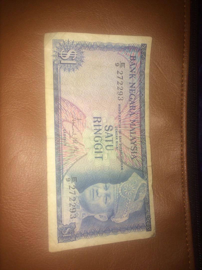 Old notes (Category: Currency) located in Subang Jaya. Submitted by jerax16 (Listing ID 173667931, Image 1). Description: I have plenty of old notes from around the world . For those who are the real antiques and old notes collector can pm me thank you ✌️serious buyer and collectors only (scammer will be detected).