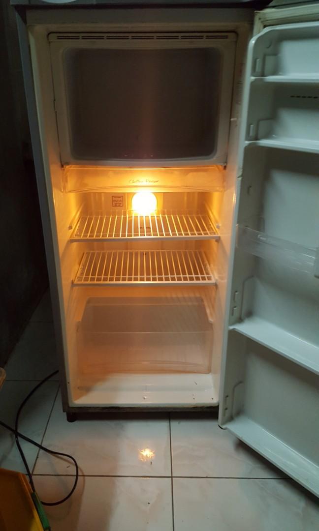 Sanyo Refrigerator (Category: Refrigerators and Freezers) located in Taguig. Submitted by ldmagno (Listing ID 191585975, Image 3). Description: Sanyo refrigerator good and working condition for pick up only!.