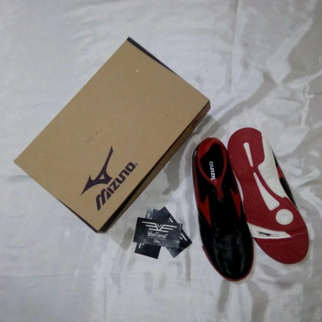 Sepatu Futsal Mizuno Neo Shin Hitam Merah Fesyen Pria Sepatu Di Carousell