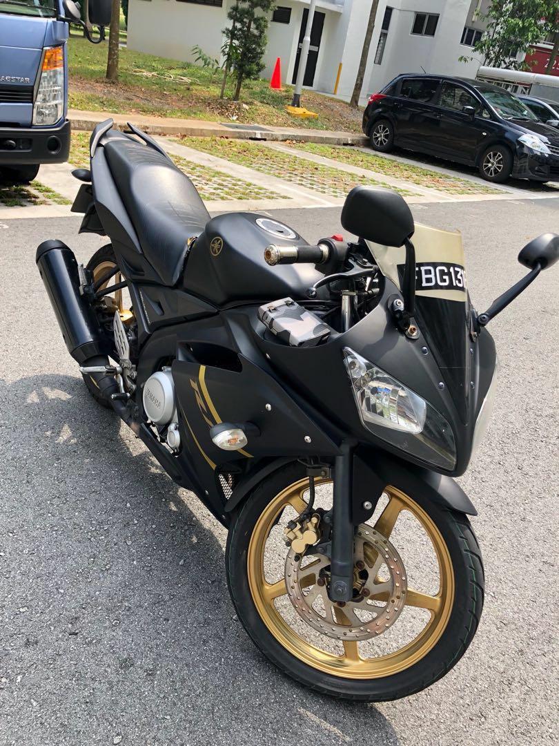 R15 v1 top black colour