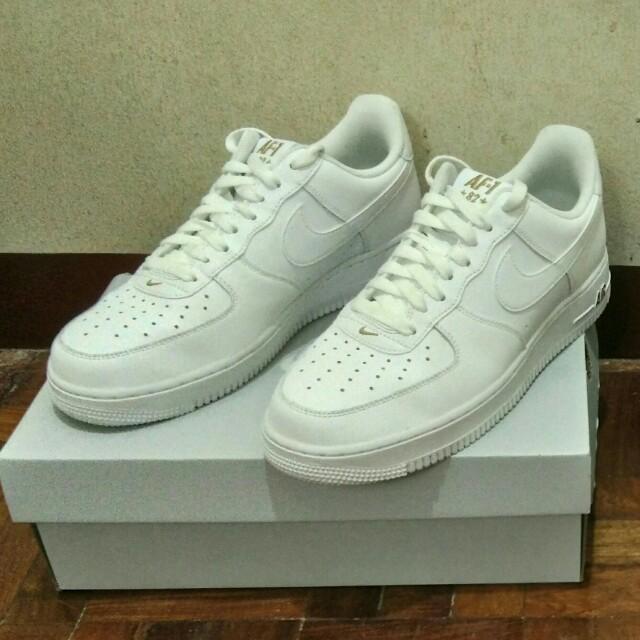 Air force 1 gold crest store