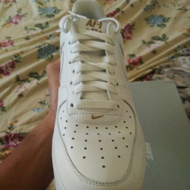 Air force 1 gold cheap crest