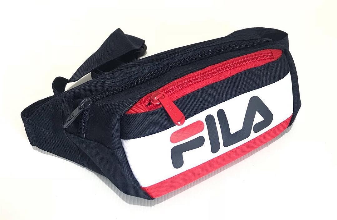 FILA younes waist bag sz 30x10x8 Barang Mewah Tas Dompet di Carousell