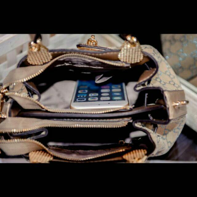 Gucci handbag AAA