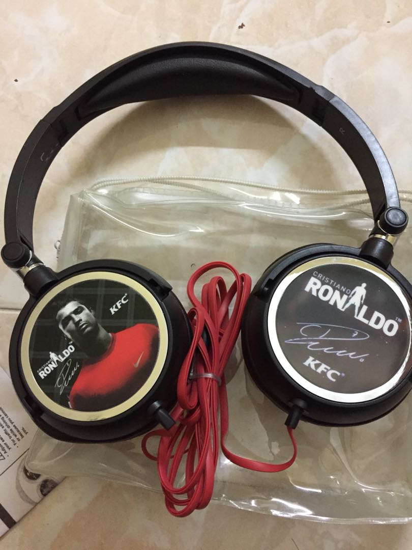 kfc specials with earphones