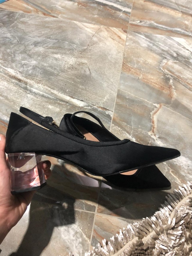 Heels Zara Hitam 39 Women S Fashion Women S Shoes On Carousell
