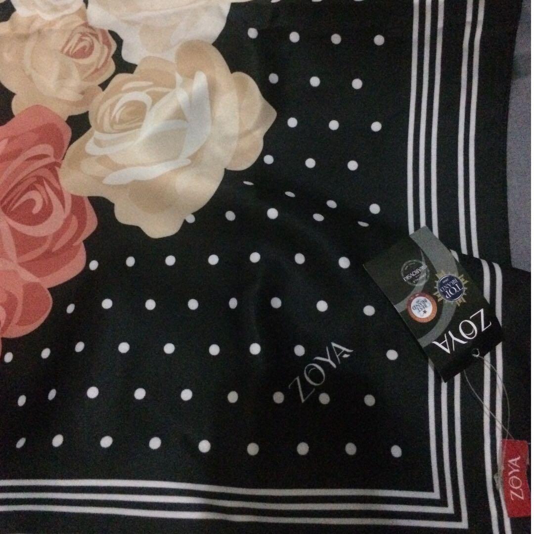 Kerudung Zoya Hitam Motif Fabiola Scarf Fesyen Wanita Muslim Fashion Di Carousell