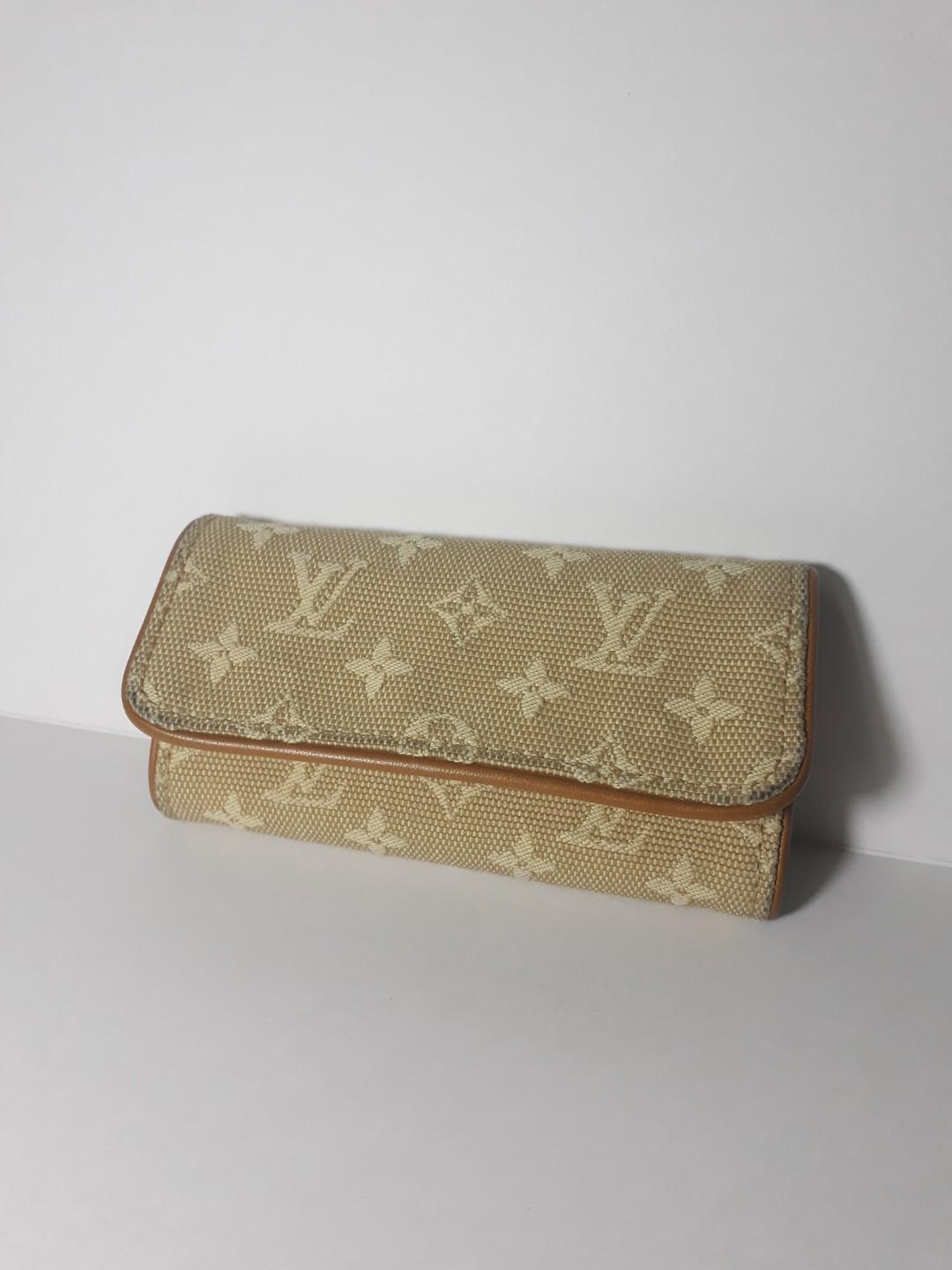 Authentic LOUIS VUITTON 4 Ring Key Holder (Mini Lin) (Category: Luxury Accessories) located in Quezon City. Submitted by vintagevuitton (Listing ID 191604473, Image 1). Description: USED and in EXCELLENT CONDITION! Inclusions: None Can be HOT-STAMPED at LV Solaire or Greenbelt! You are PURCHASING a Pre-Loved item as described, ASK questions before buying. NO RETURN, NO EXCHANGE!.
