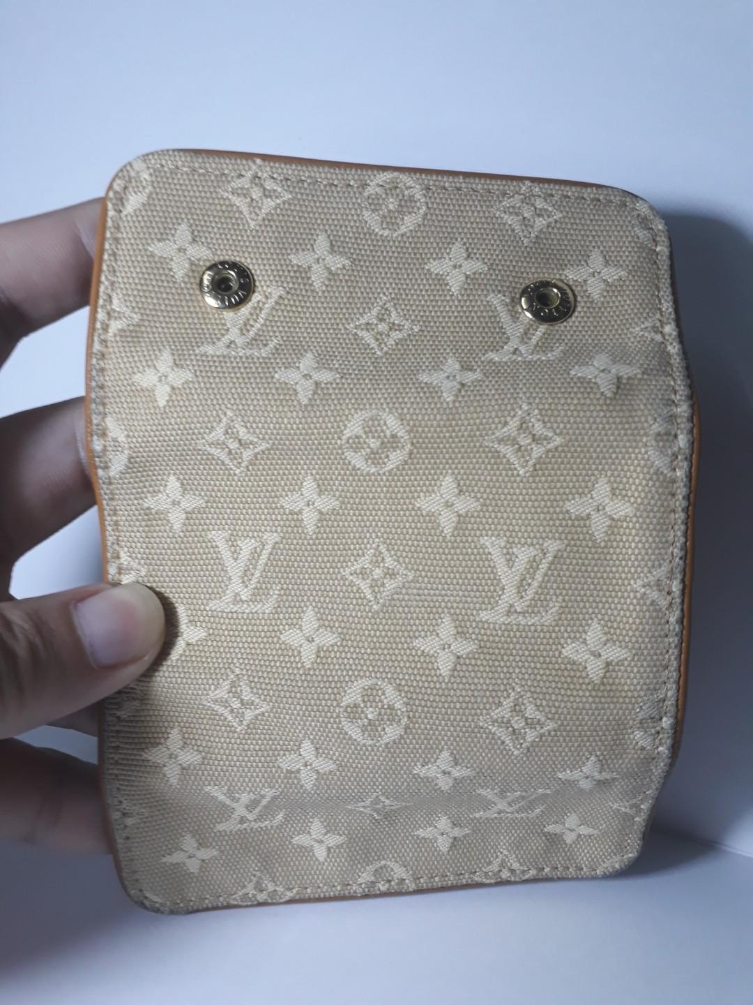 Authentic LOUIS VUITTON 4 Ring Key Holder (Mini Lin) (Category: Luxury Accessories) located in Quezon City. Submitted by vintagevuitton (Listing ID 191604473, Image 3). Description: USED and in EXCELLENT CONDITION! Inclusions: None Can be HOT-STAMPED at LV Solaire or Greenbelt! You are PURCHASING a Pre-Loved item as described, ASK questions before buying. NO RETURN, NO EXCHANGE!.