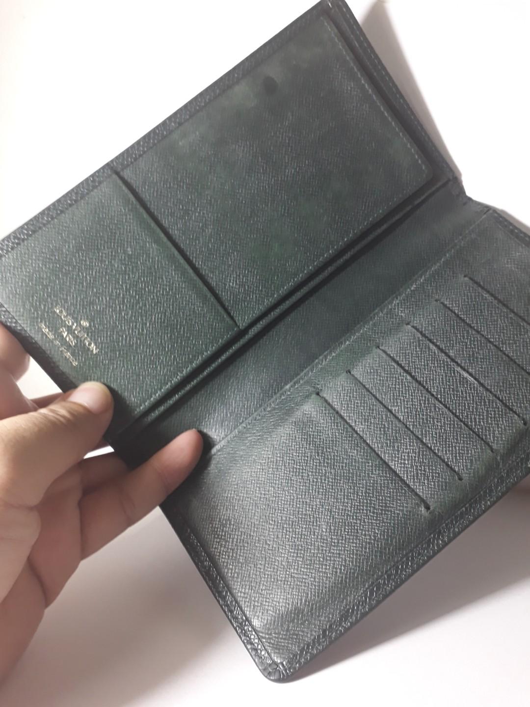 Louis Vuitton ID Bifold Wallet - Epicea Green Taiga Leather
