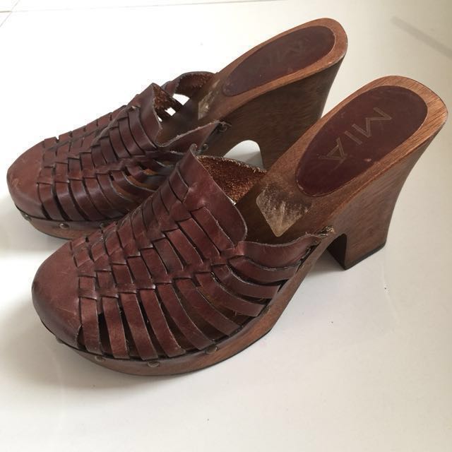 woven leather clogs