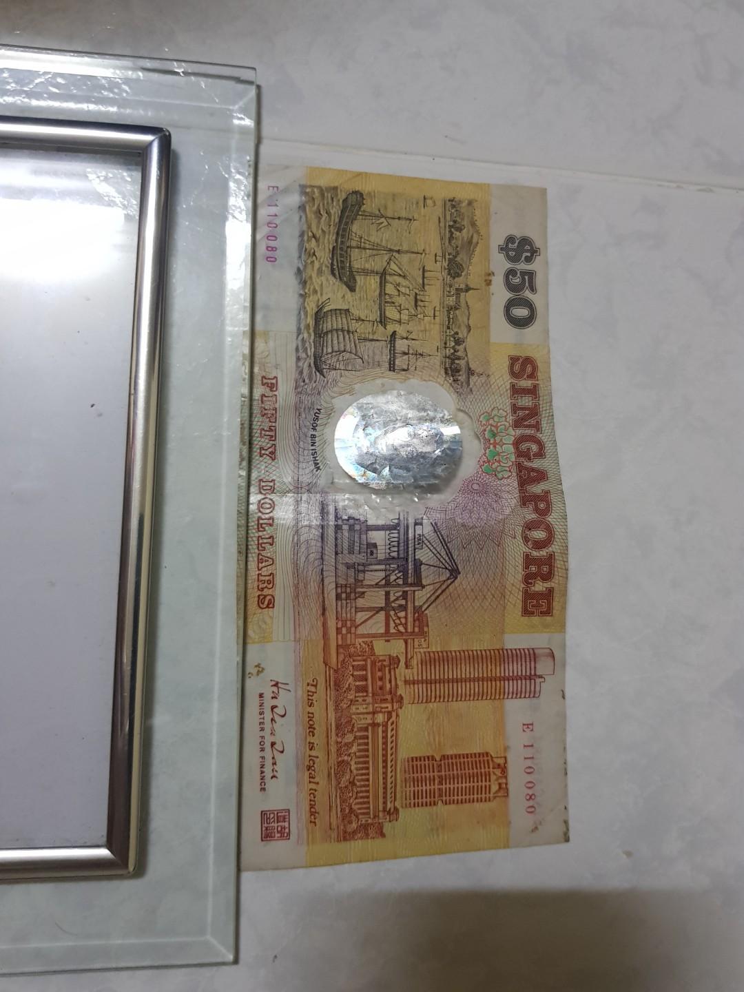 Rare notes (Category: Currency) located in Singapore. Submitted by naufal11 (Listing ID 191761426, Image 1). Description: If interested pm me. Thk u.