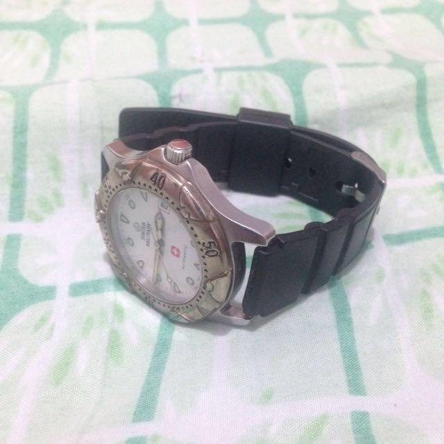 REPRICED!!!! SWISS MILITARY WATCH AUTOMATIC (Category: Men's Watches) located in Mandaluyong City. Submitted by telesthesiaph (Listing ID 154155123, Image 3). Description: Original Swiss Military 8/10 Still in good condition Still working as tested RFS: Decluttering Available in cash on delivery for buyer's assurance This is authentic and classic already Happy shopping! #watch #swissmilitary #fdelivery #smgiftpass.