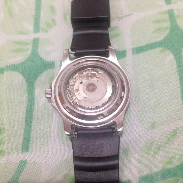 REPRICED!!!! SWISS MILITARY WATCH AUTOMATIC (Category: Men's Watches) located in Mandaluyong City. Submitted by telesthesiaph (Listing ID 154155123, Image 2). Description: Original Swiss Military 8/10 Still in good condition Still working as tested RFS: Decluttering Available in cash on delivery for buyer's assurance This is authentic and classic already Happy shopping! #watch #swissmilitary #fdelivery #smgiftpass.