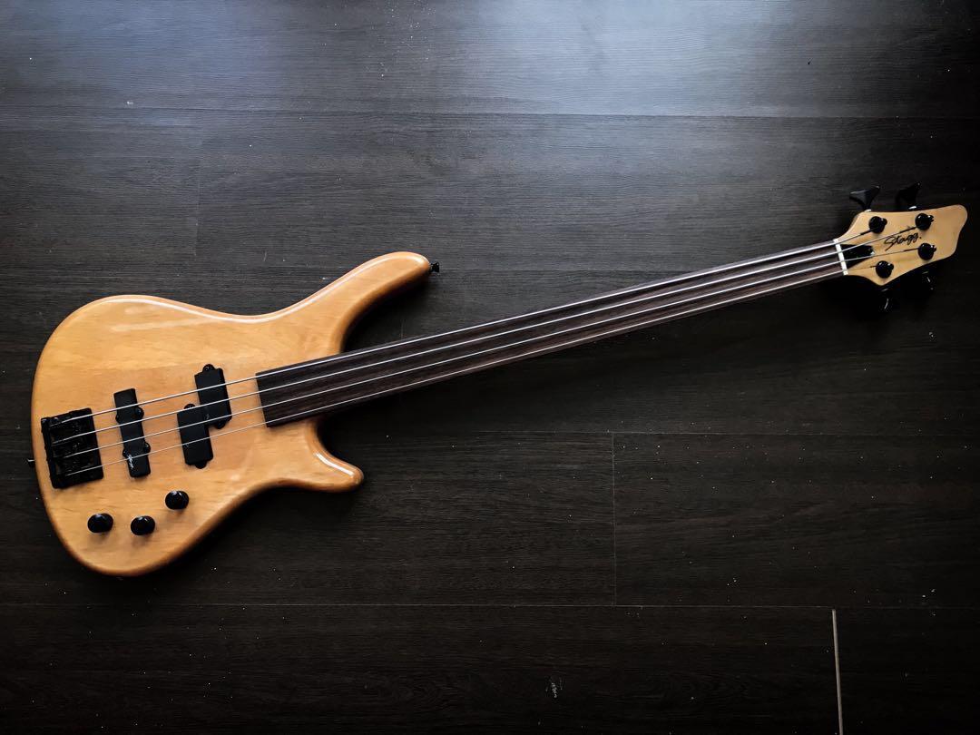 stagg bc300fl pj fretless bass in natural finish Hobbies Toys